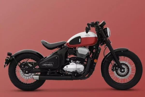 Jawa 42 Bobber Black Mirror Copyright (C) 'RUSH LANE' Read more at... https://www.rushlane.com/jawa-42-bobber-black-mirror-launched-for-rs-2-25-l-factory-chrome-12478501.html .